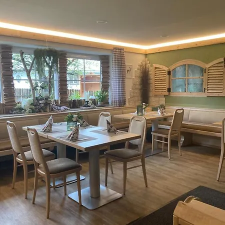 Zur Neuen Post Landgasthof 4*