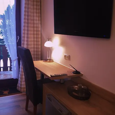بيت ضيافة Zur Neuen Post Landgasthof 4*
